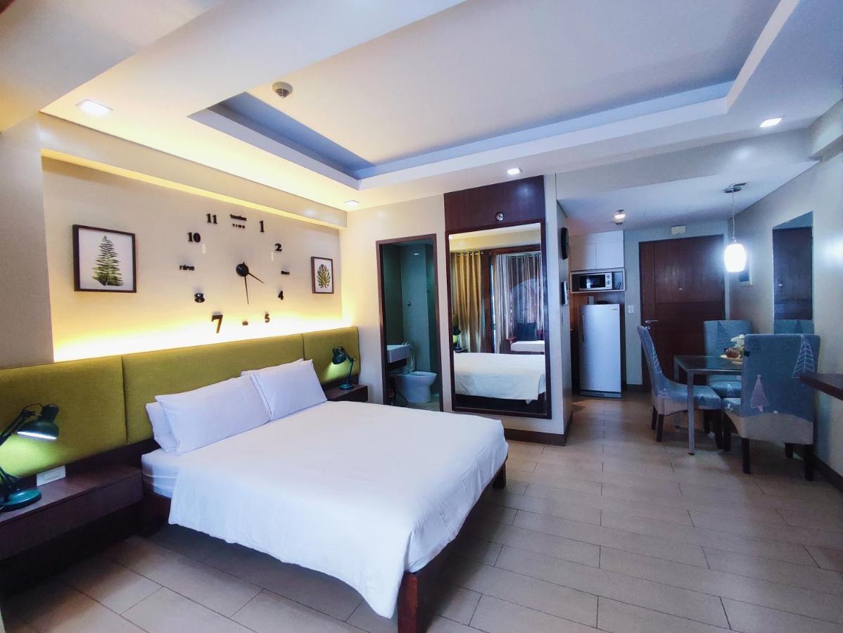 Two Palmtree Villas Newport Boulevard Near Naia 3 Pasay City Manille Extérieur photo