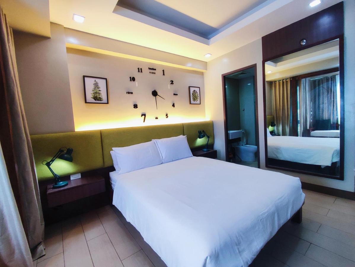 Two Palmtree Villas Newport Boulevard Near Naia 3 Pasay City Manille Extérieur photo