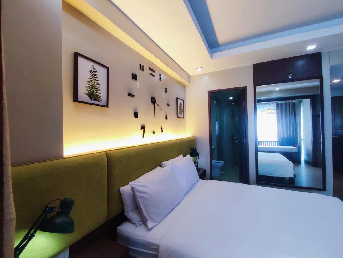 Two Palmtree Villas Newport Boulevard Near Naia 3 Pasay City Manille Extérieur photo